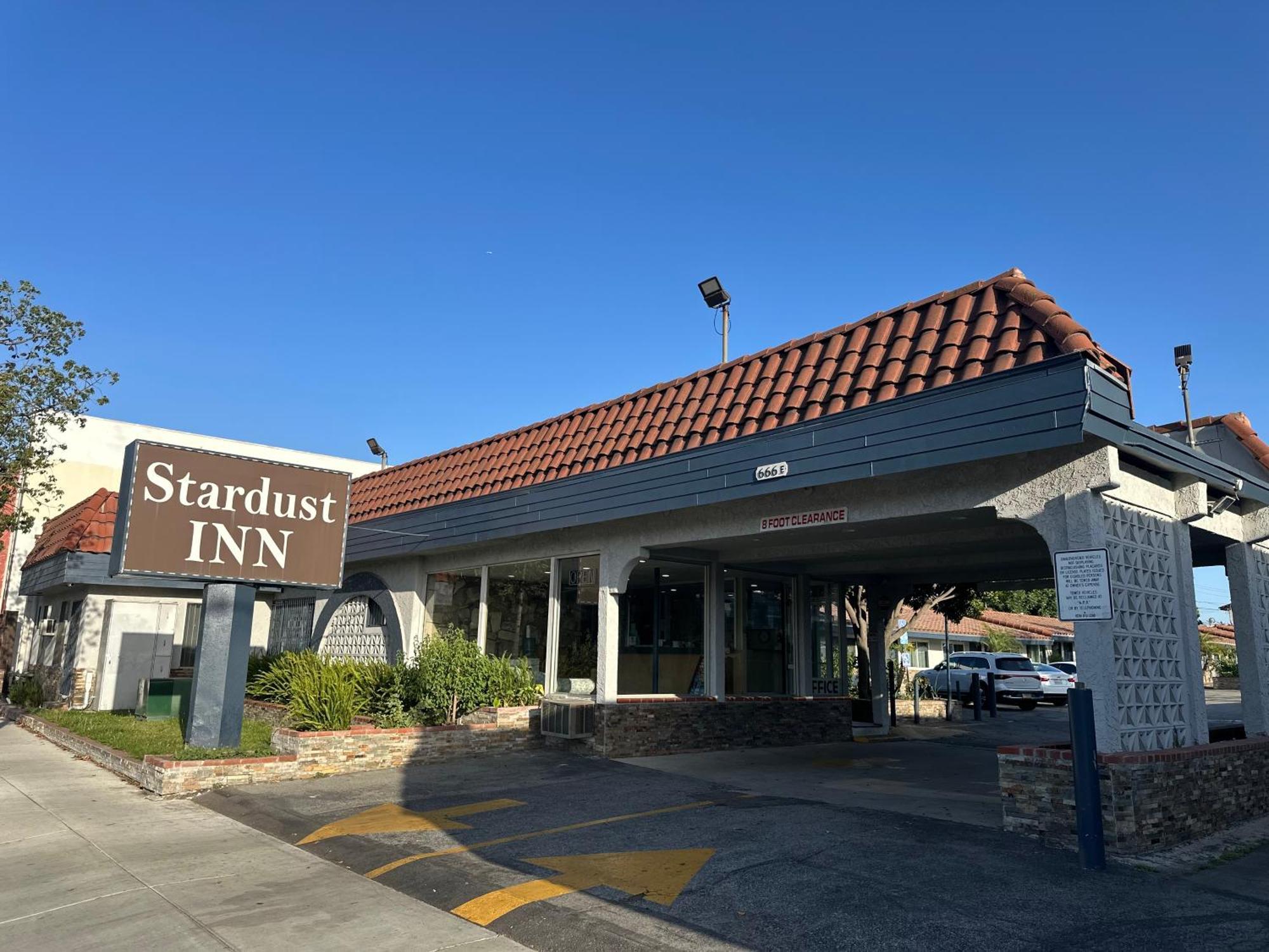 Stardust Inn อาซูซา ภายนอก รูปภาพ